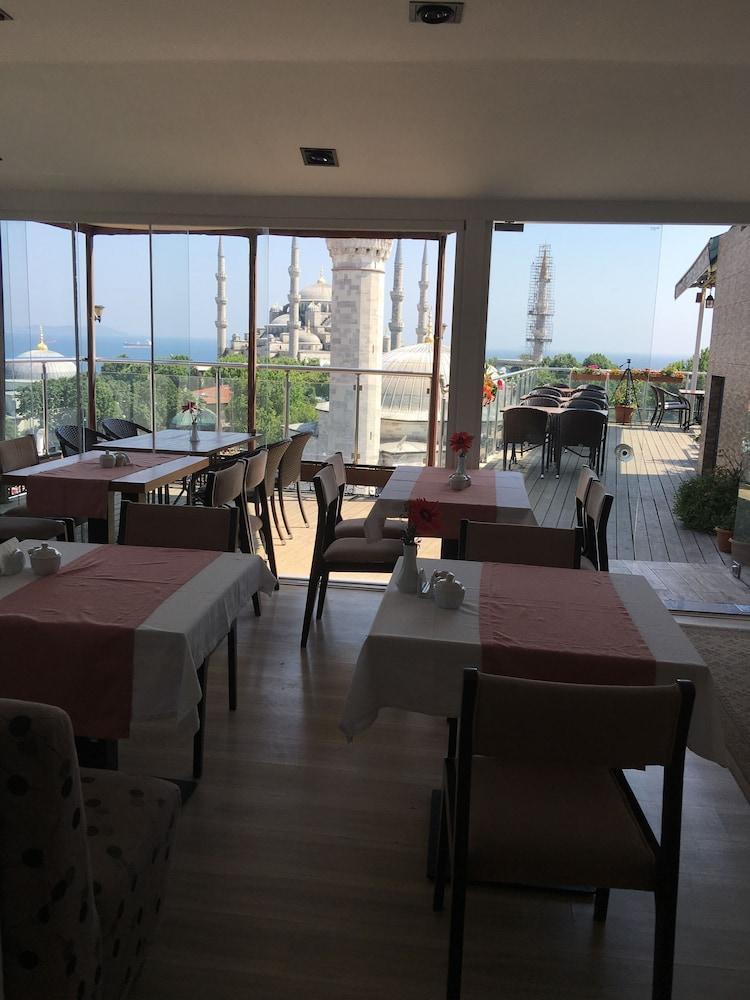 Hotel Lapis & 3*