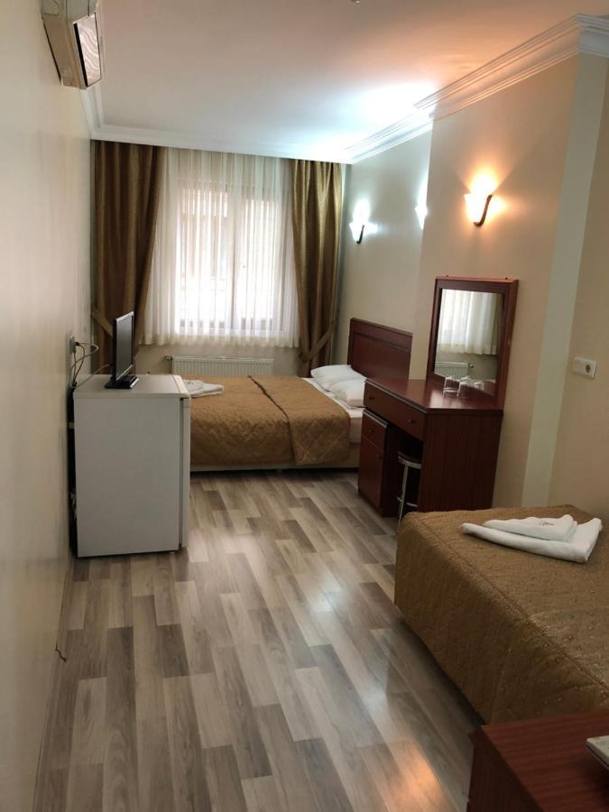Emos Hotel 3*