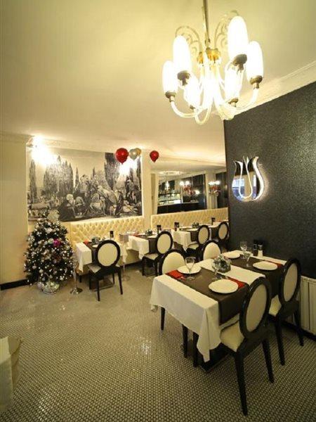 Tria Elegance