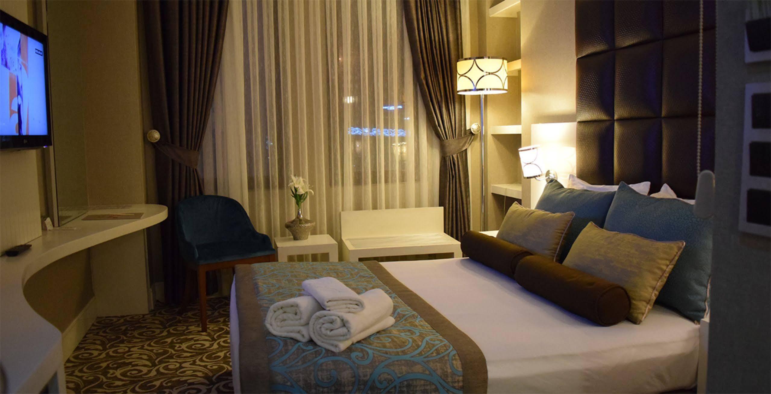Hotel Taksim Line 4*