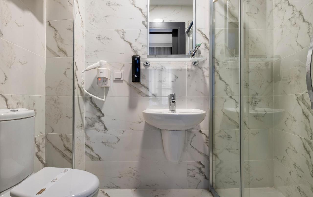Hotel Bossuite Business *