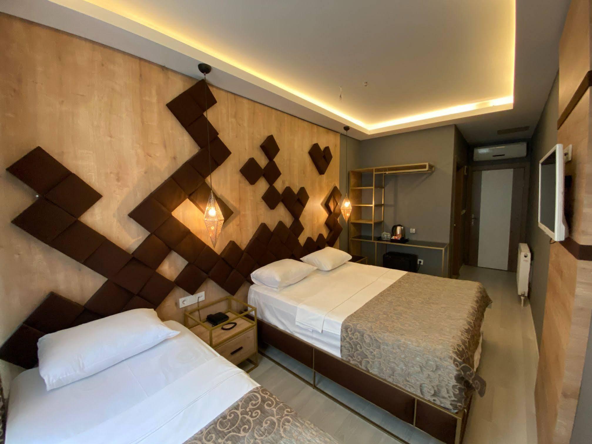 Fly And Airport Hotel