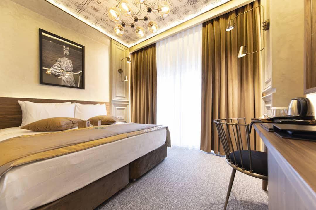 Tonight Port Hotel 4*