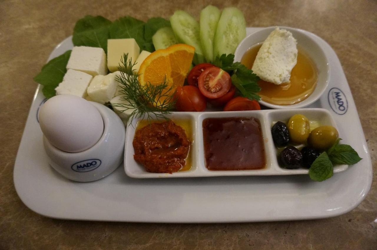 Empire Hotel 3*