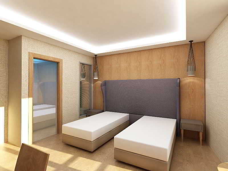 Blueway Hotel