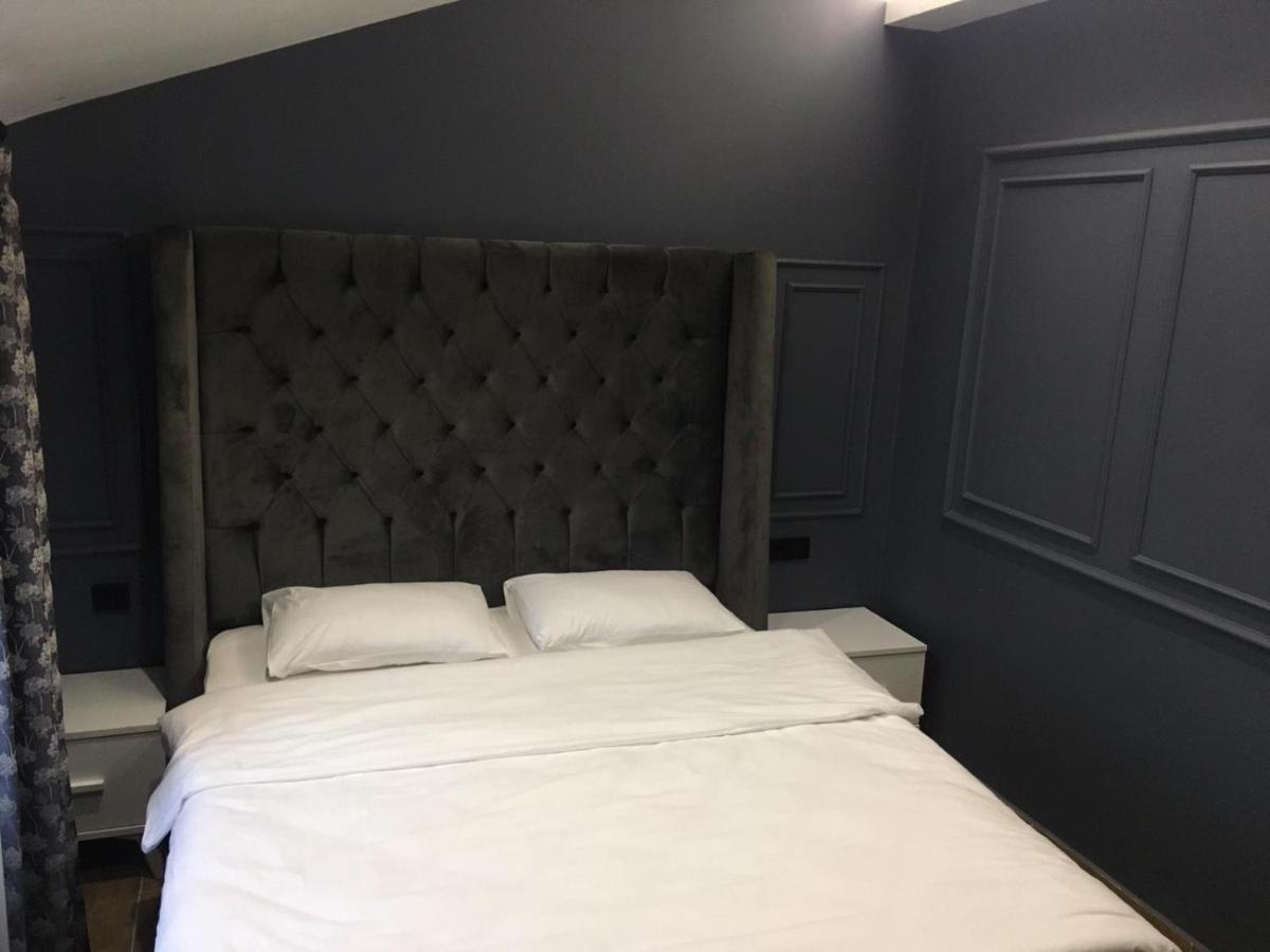 Hola Suites Aparthotel