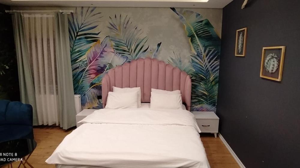 Aparthotel Hola Suites *