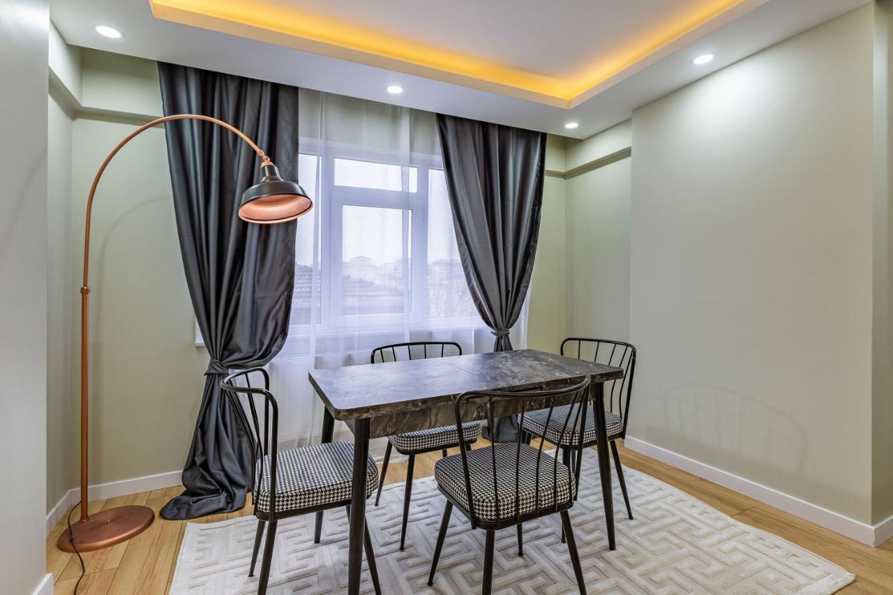 Modern And Well Designed Near Public Transportation In Maltepe Apartment