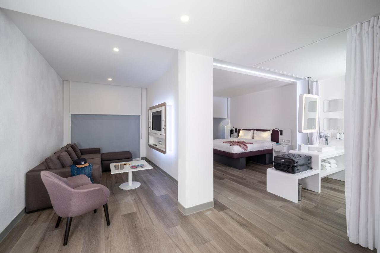 Yotelair Airport, Duty Free - International Transit Area Hotel