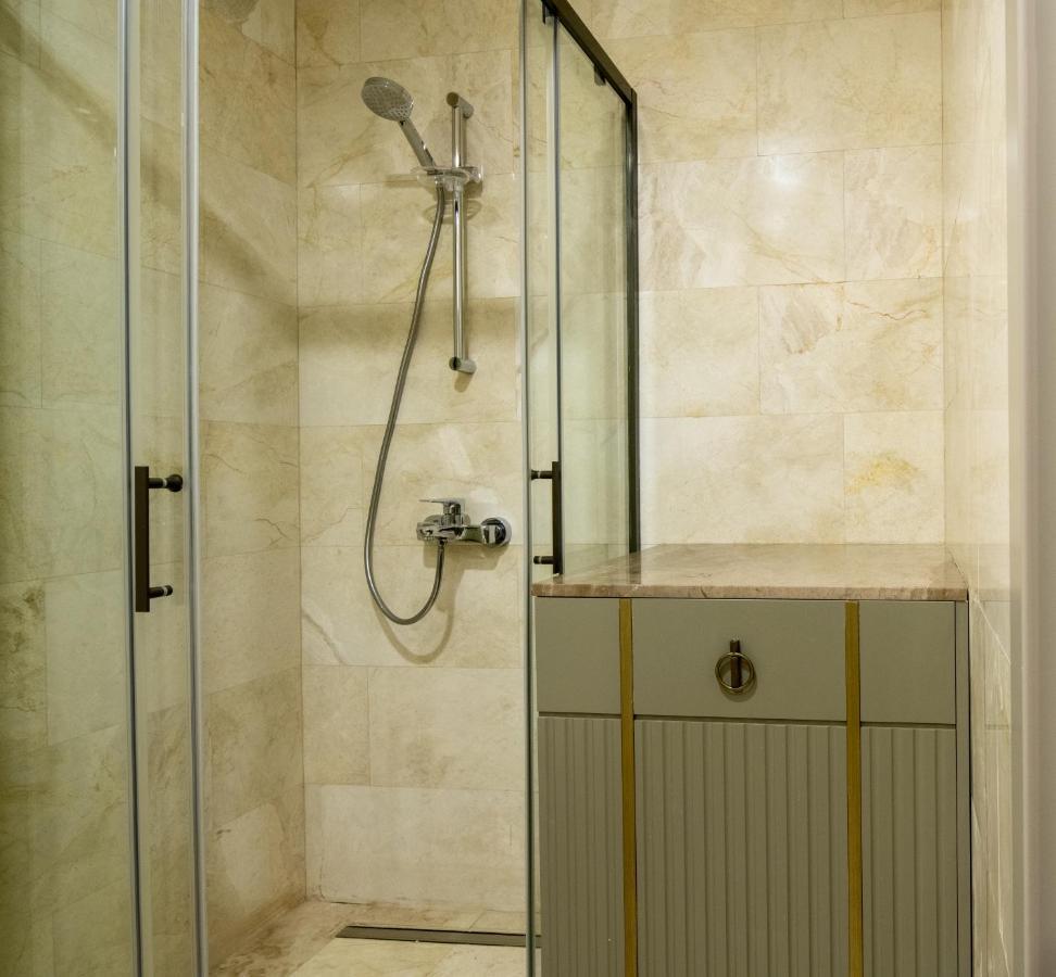 G Tower Furnished Apartment *