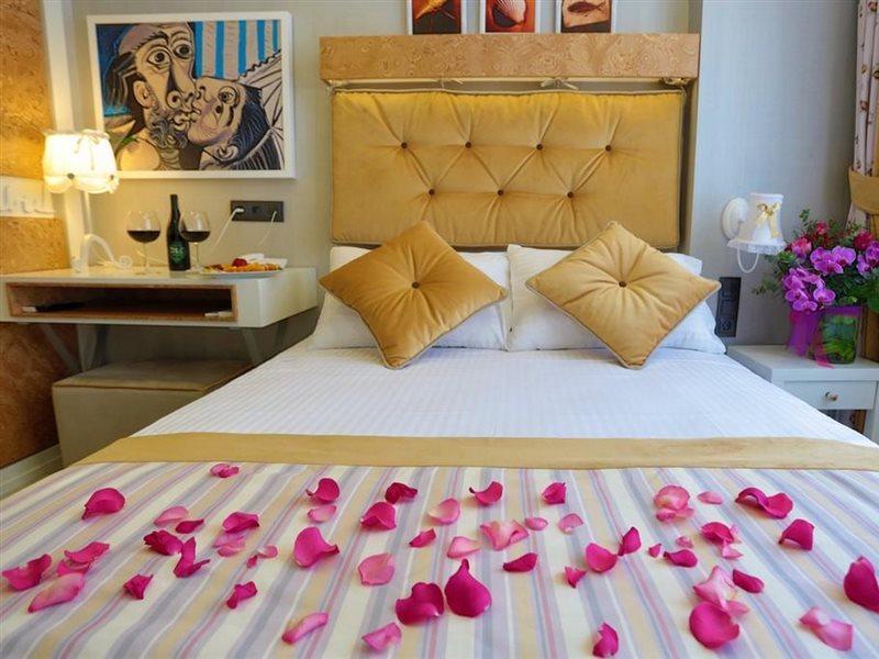Hotel Just 3*