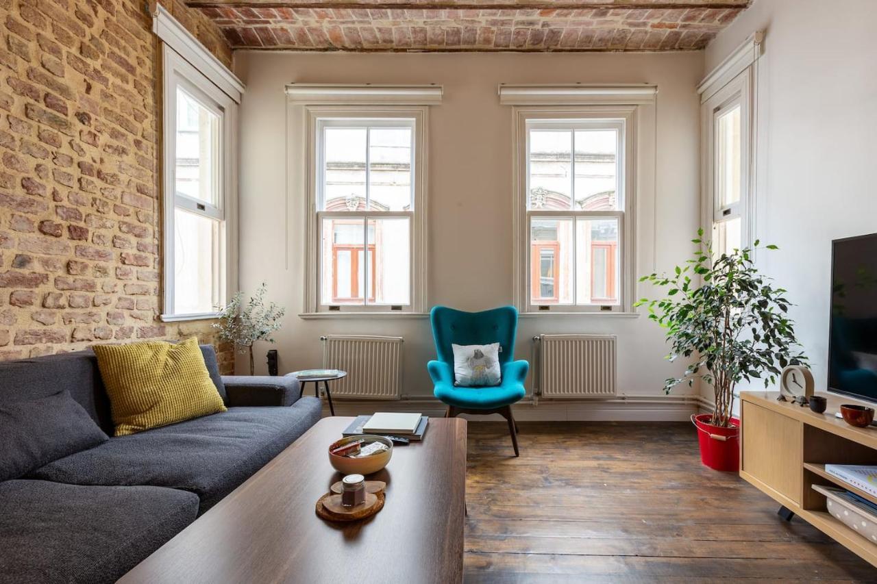 Renovated At The Heart Of With Huge Terrace Apartment *