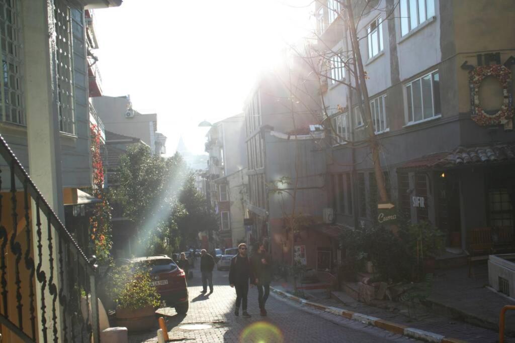 Brand New Flat Close To Everywhere Daire İstanbul