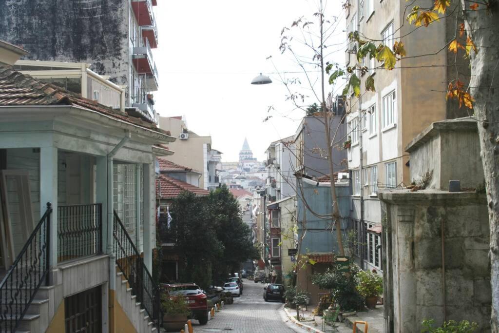 Brand New Flat Close To Everywhere Daire İstanbul