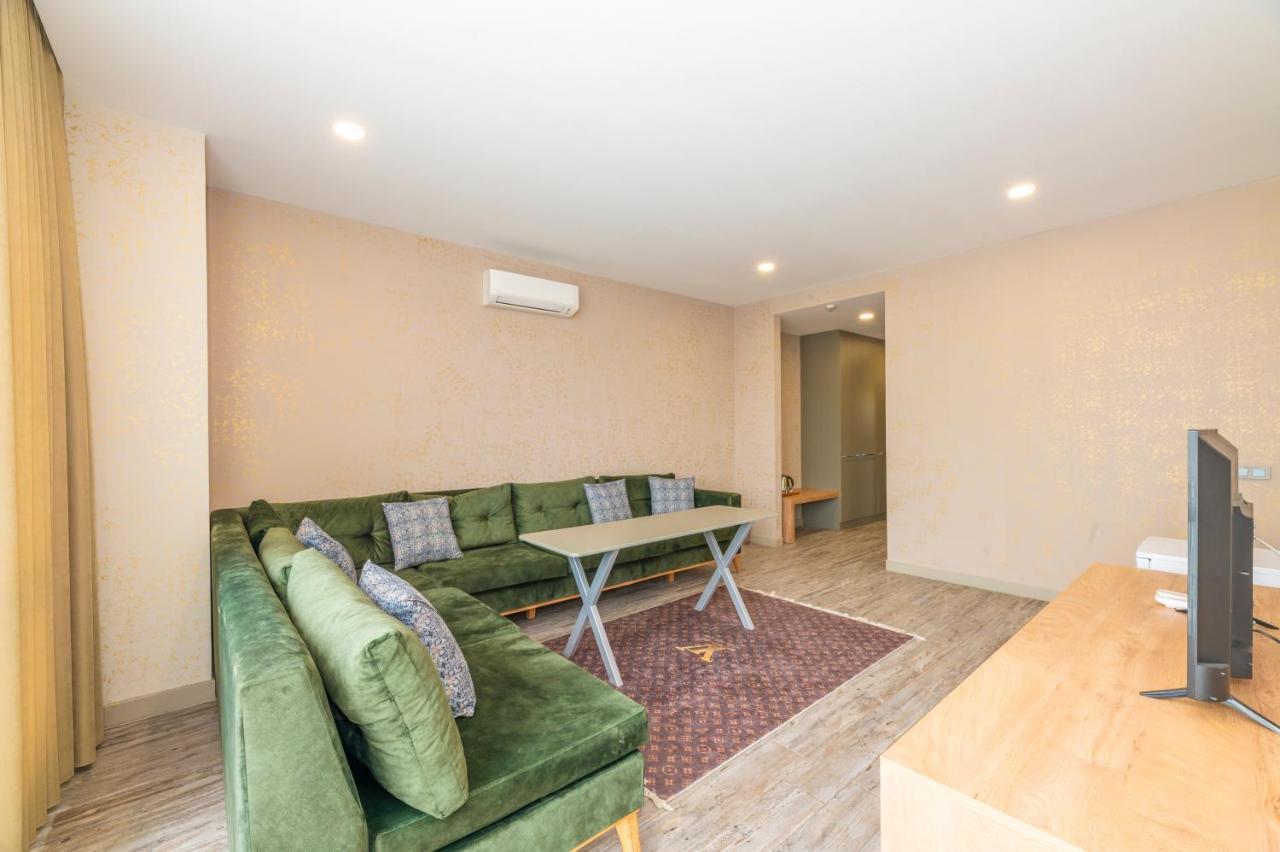 Agora Aparthotel 2*