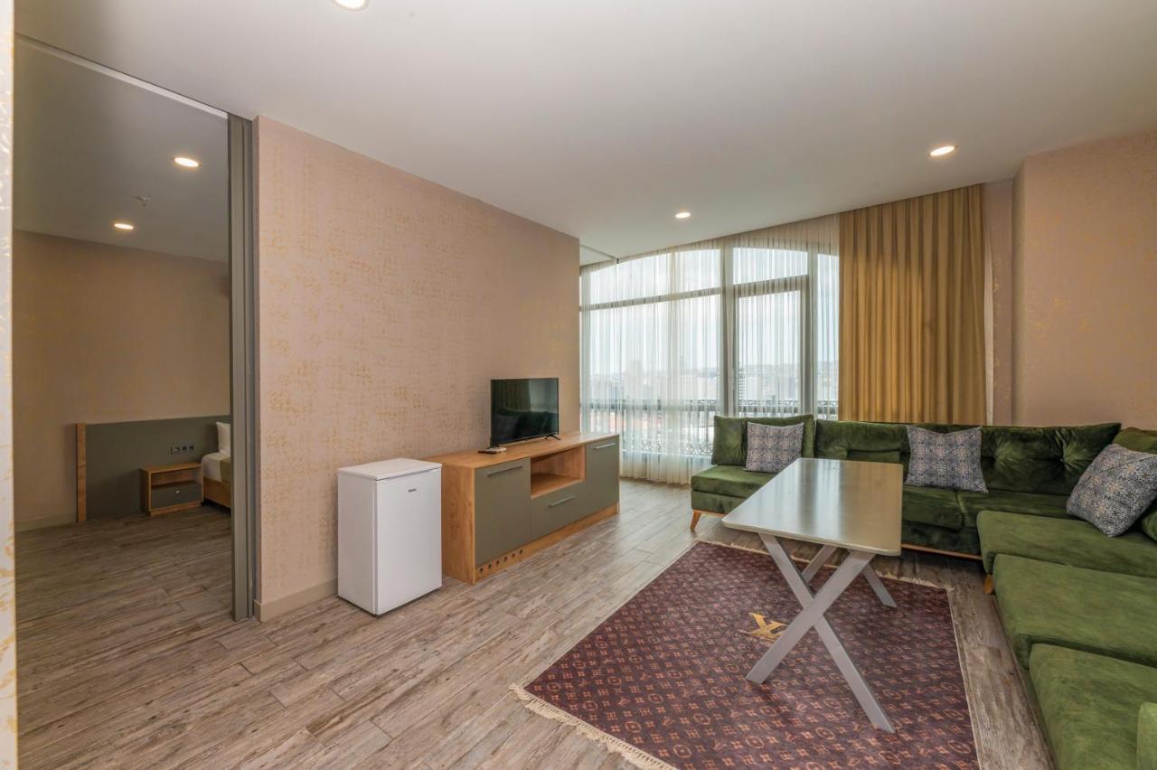 Agora Aparthotel