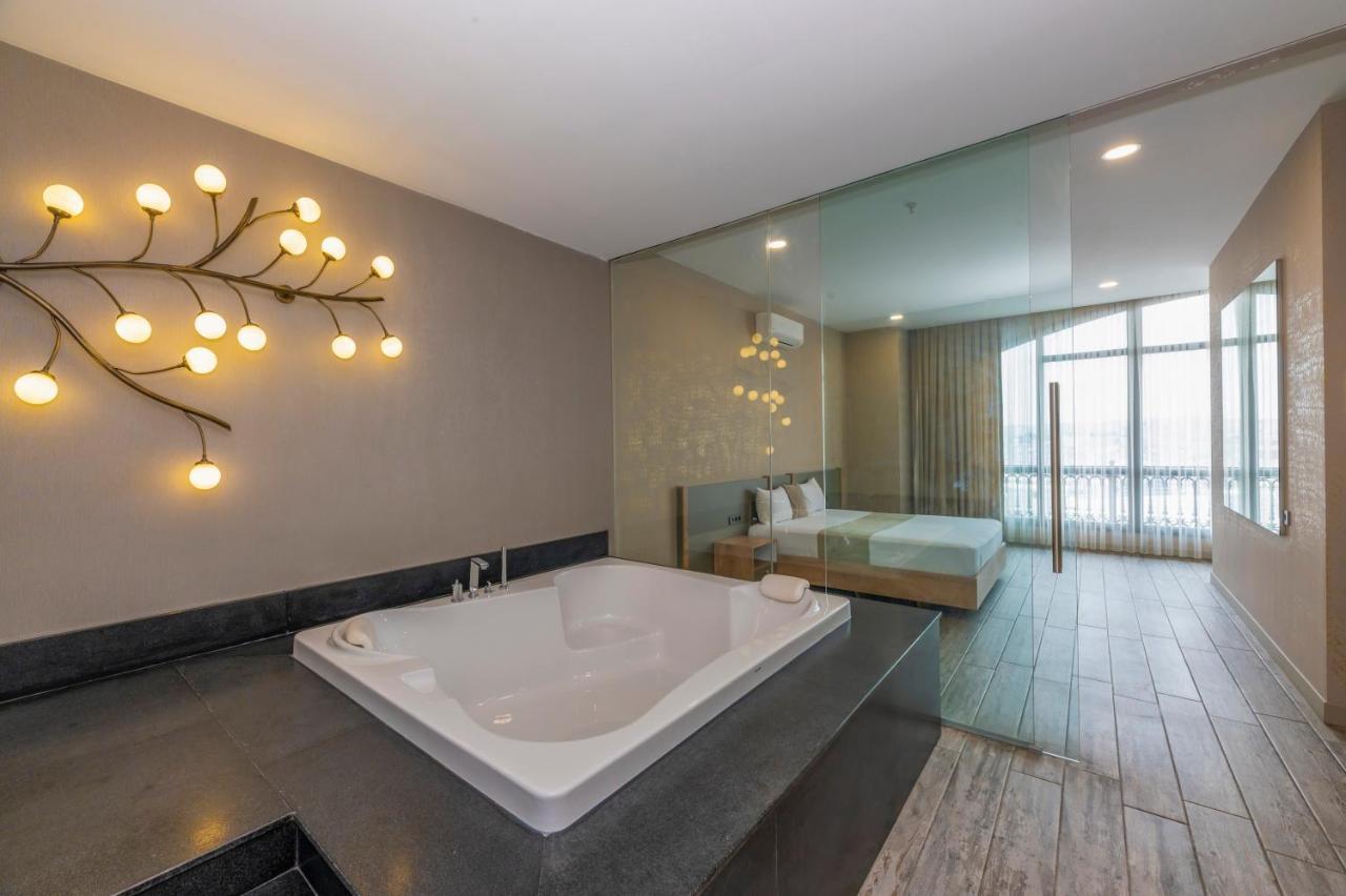 Aparthotel Agora