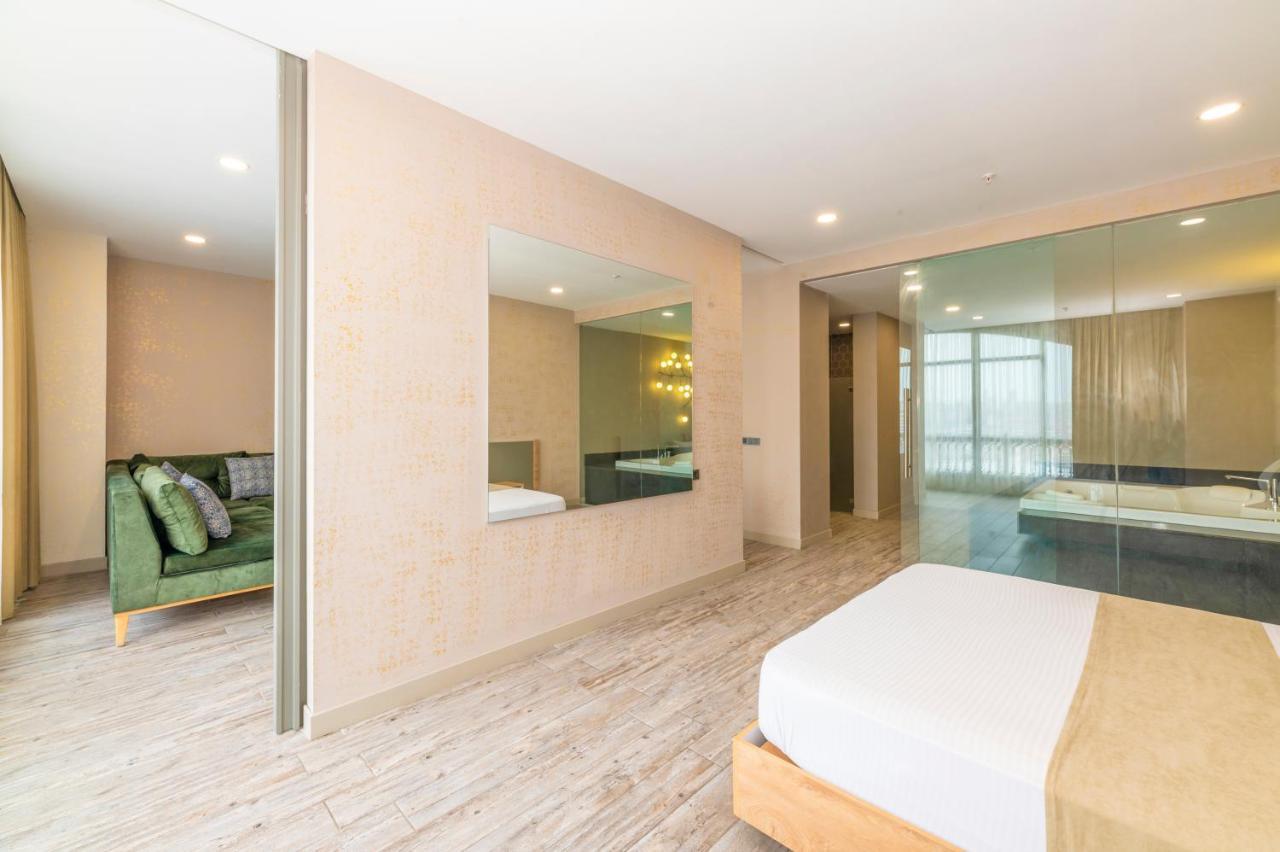 Agora Aparthotel 2*