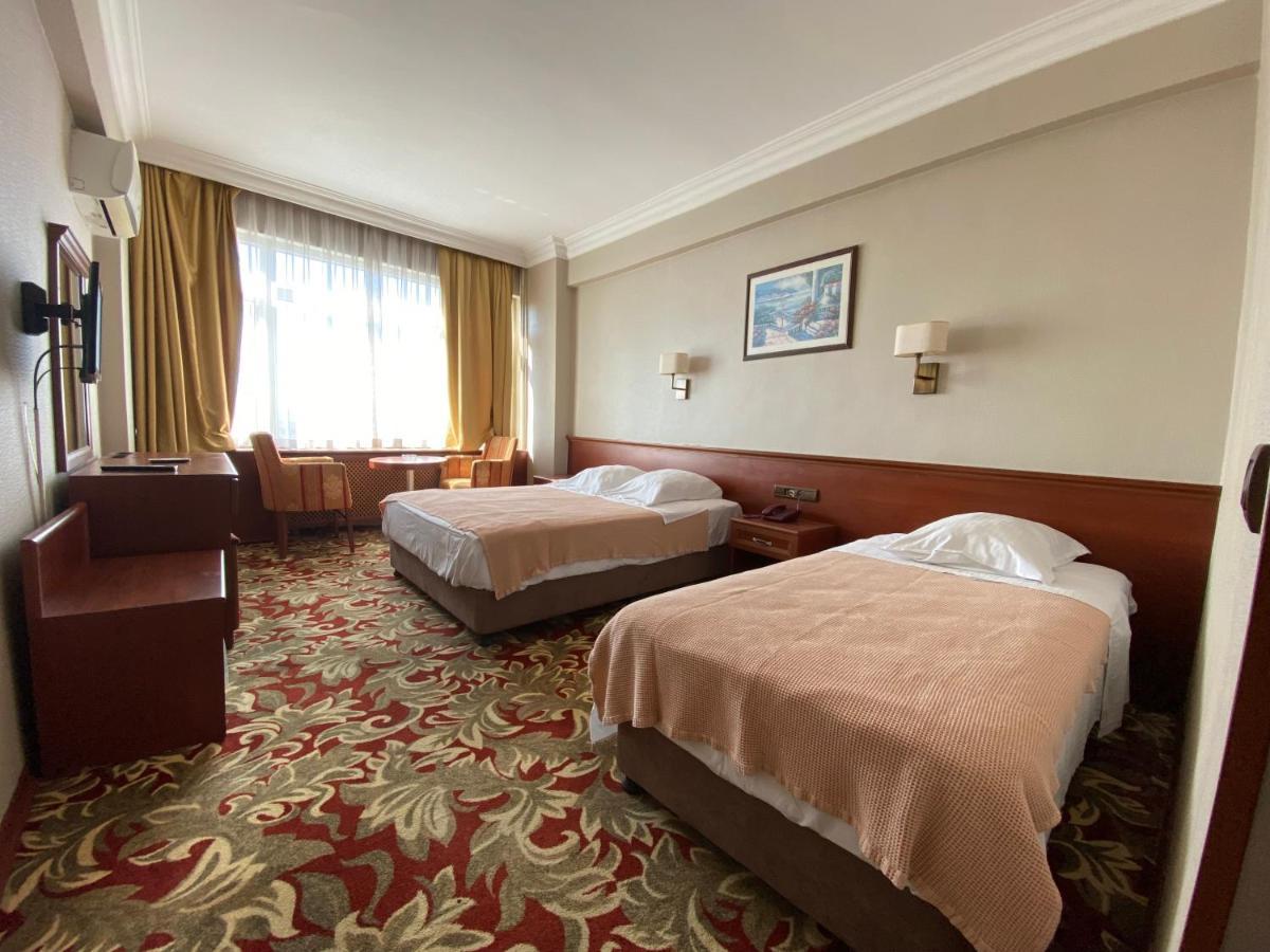 Monopol Hotel 3*