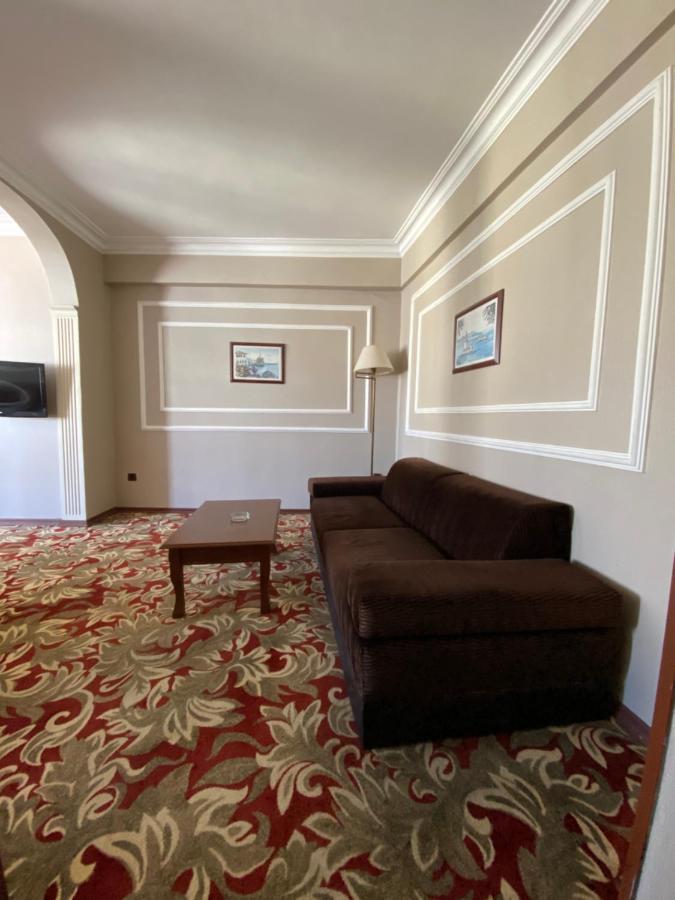 Hotel Monopol 3*