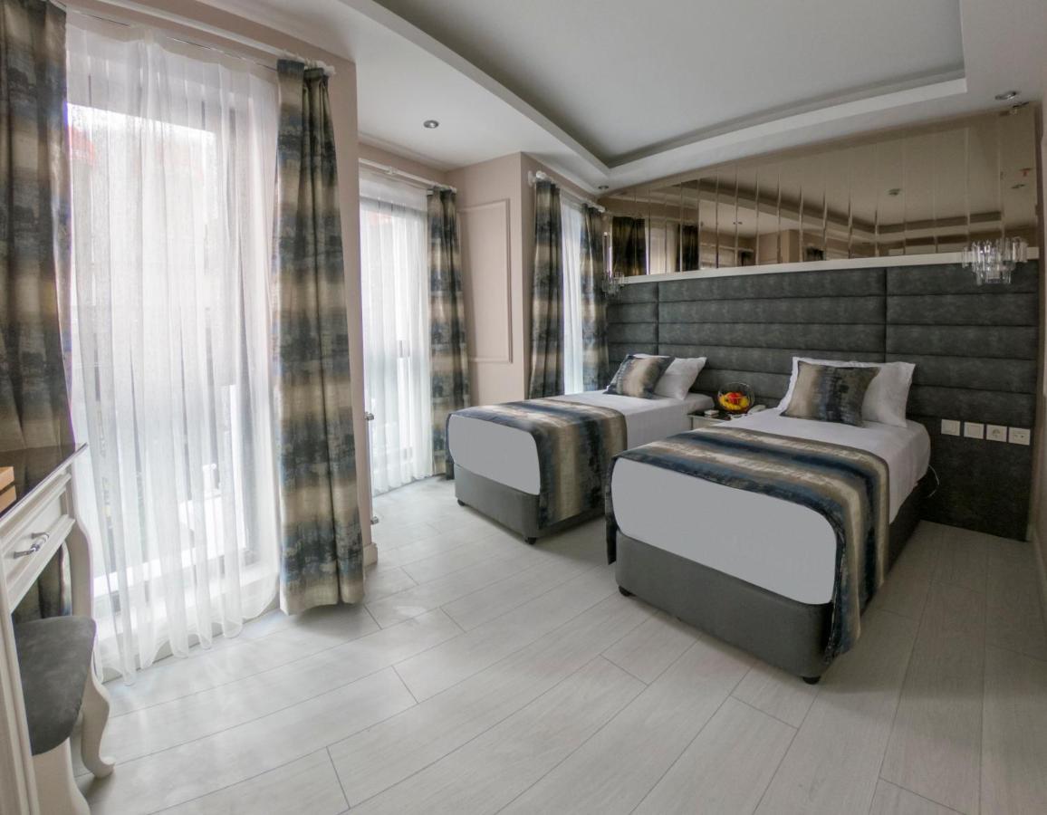 Crowned Otel
