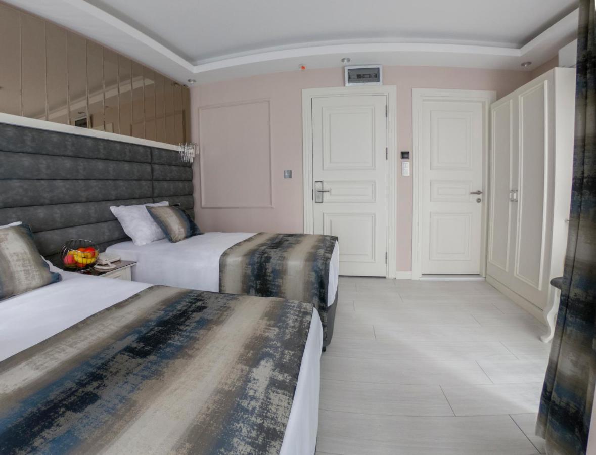 Crowned Otel