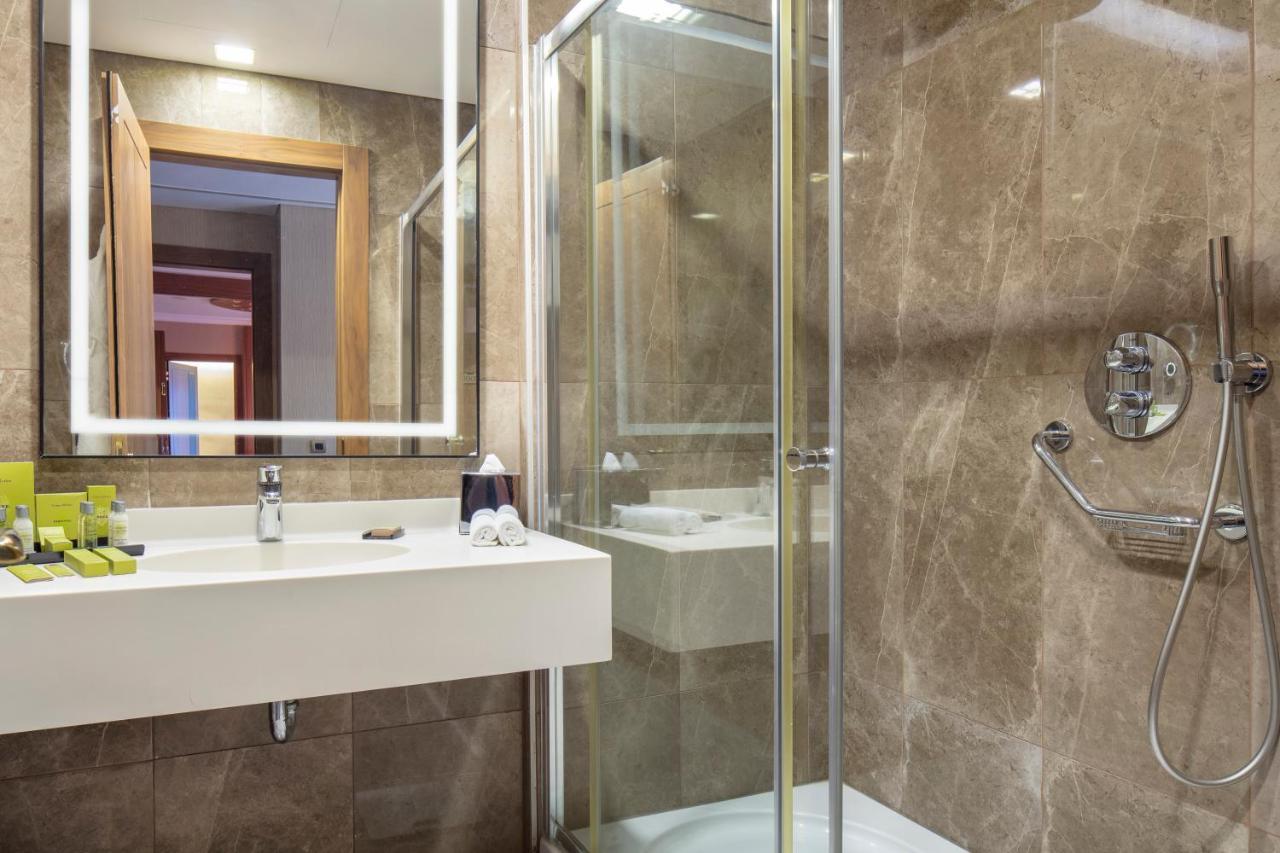 Hotel Doubletree By Hilton Atasehir & Conference Centre