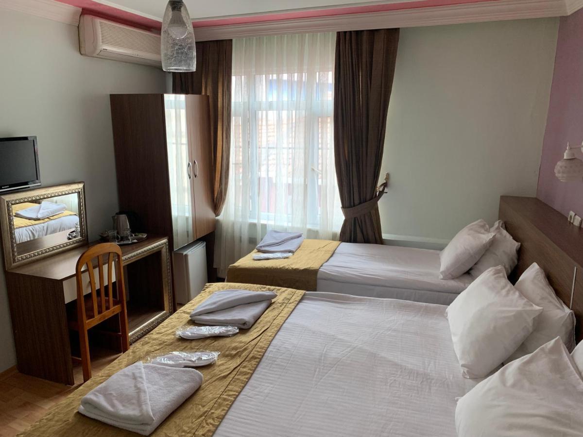 Emagine Hostel *