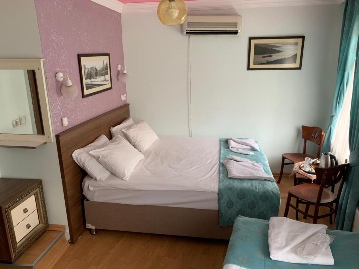 Emagine Hostel *