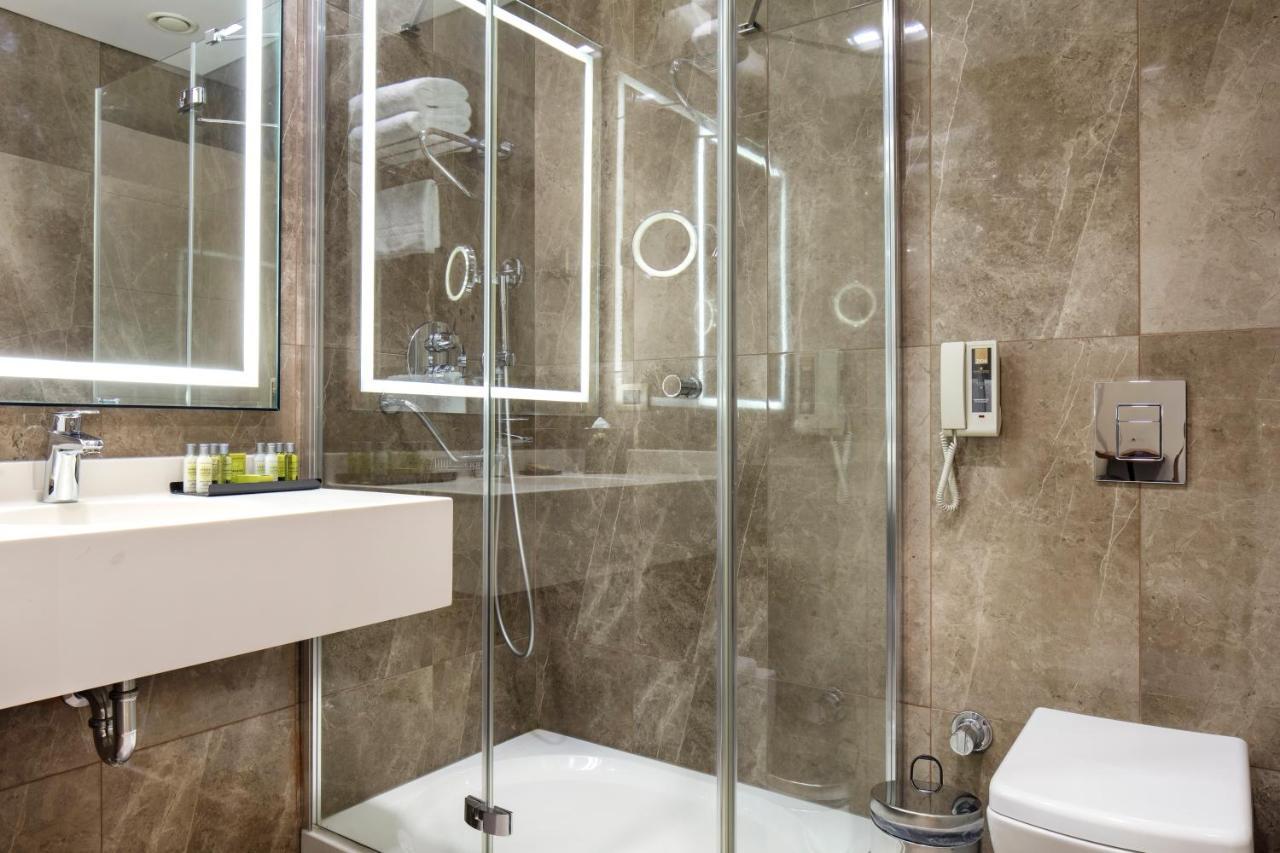 Hotel Doubletree By Hilton Atasehir & Conference Centre 5*