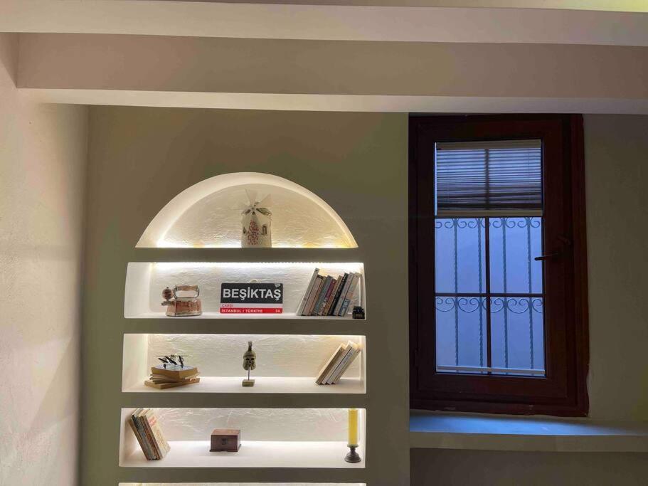Antique Masterpiece Duplex In Besiktas Istanbul