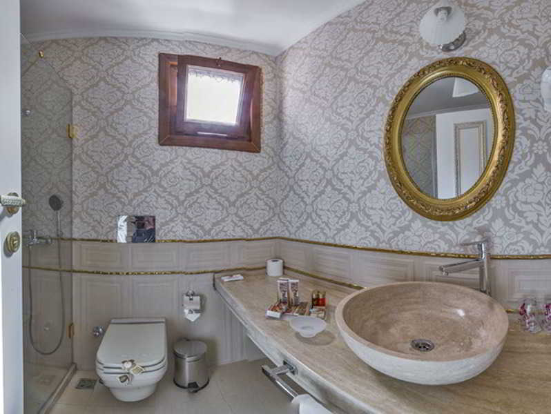 By Murat Royal Galata Hotel 3*