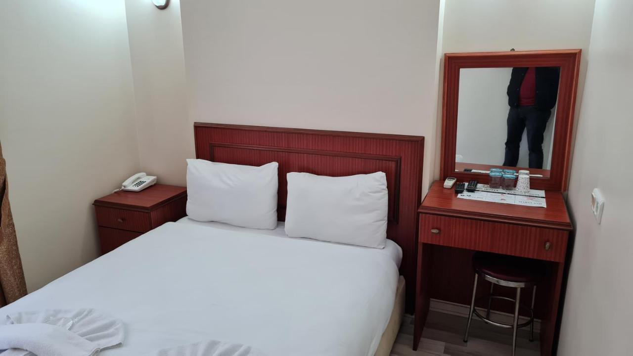 Emos Hotel