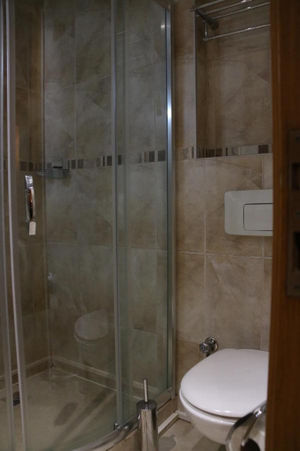 Hotel Grand Peninsula 2*