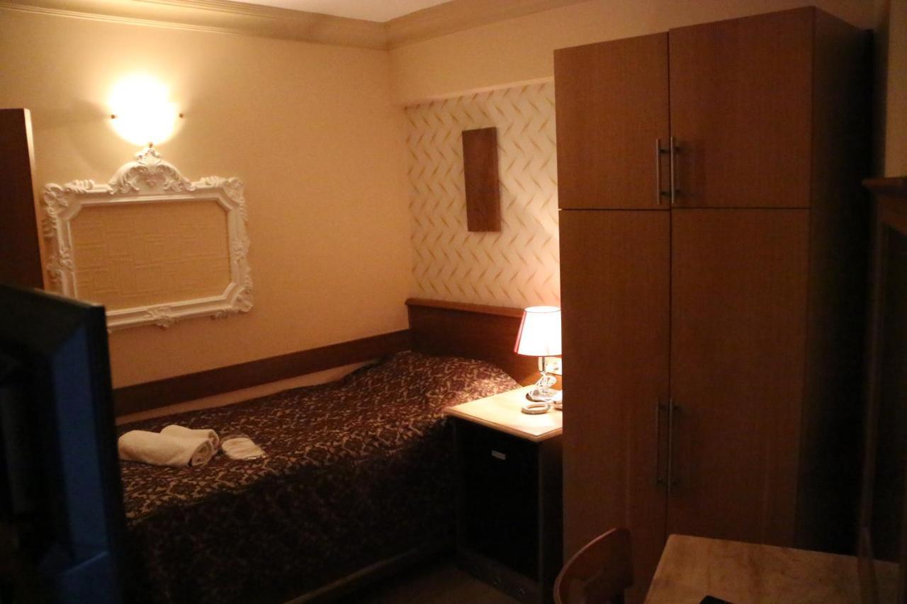 Grand Peninsula Hotel 2*