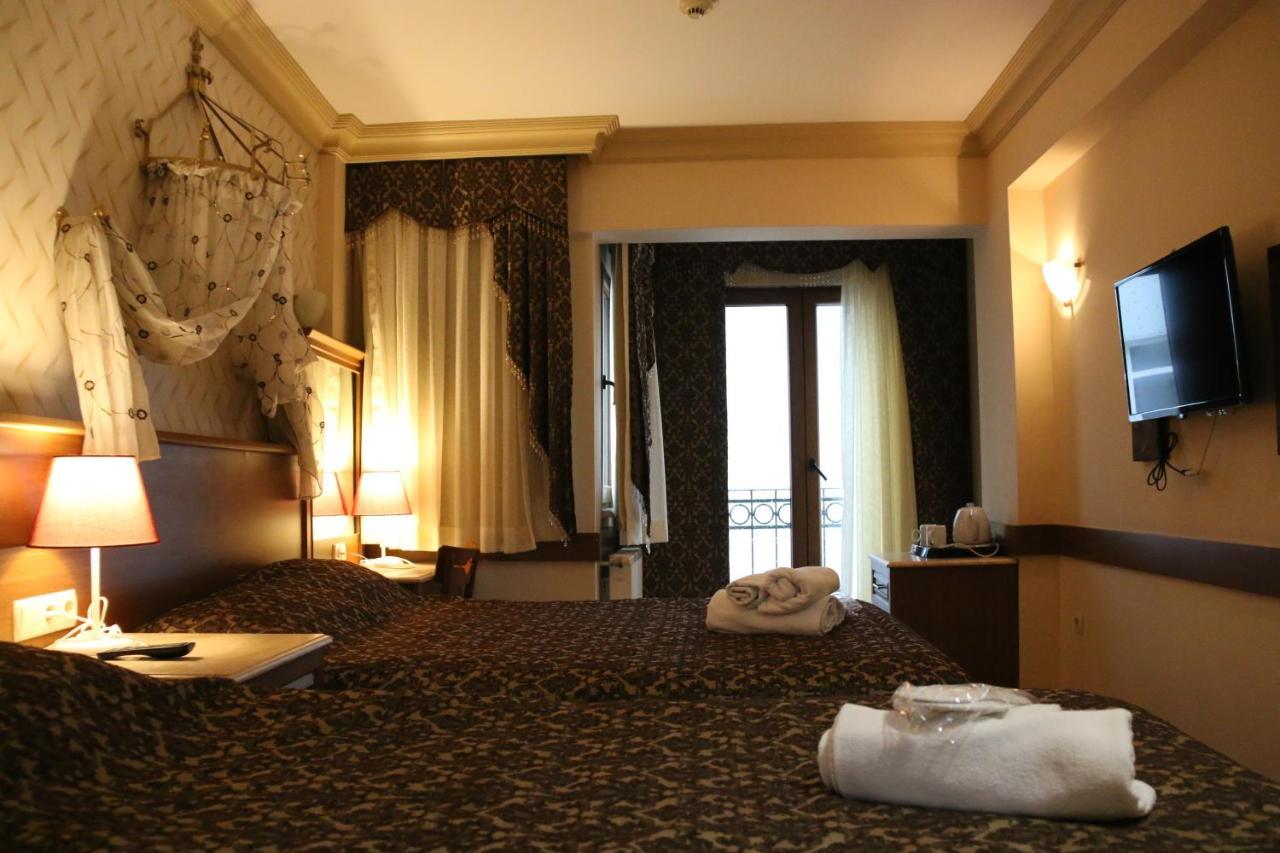 Grand Peninsula Hotel