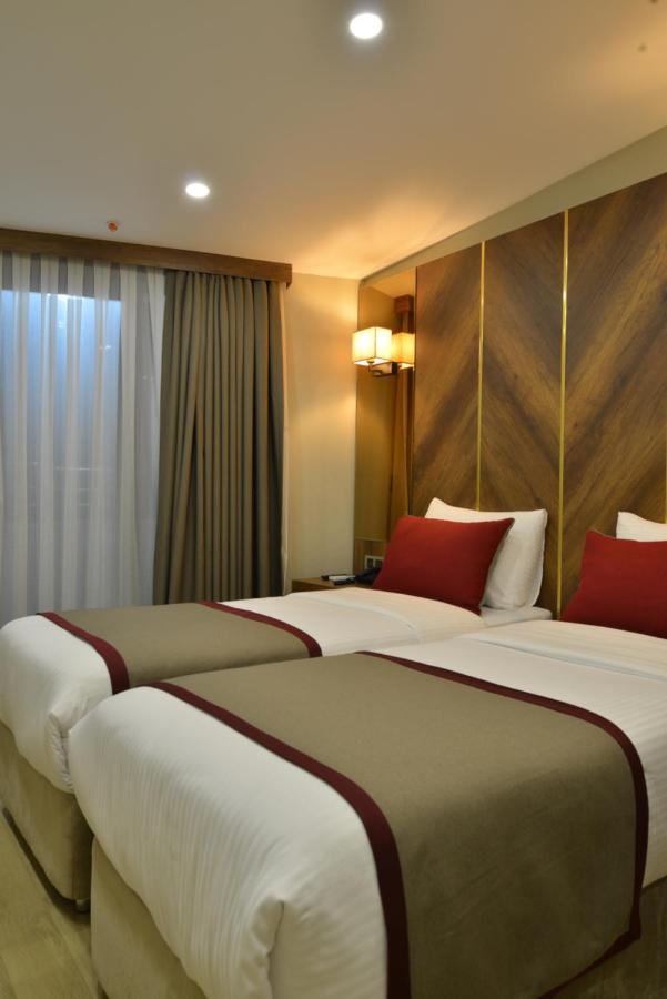 Celine Taxim 3* Istanbul