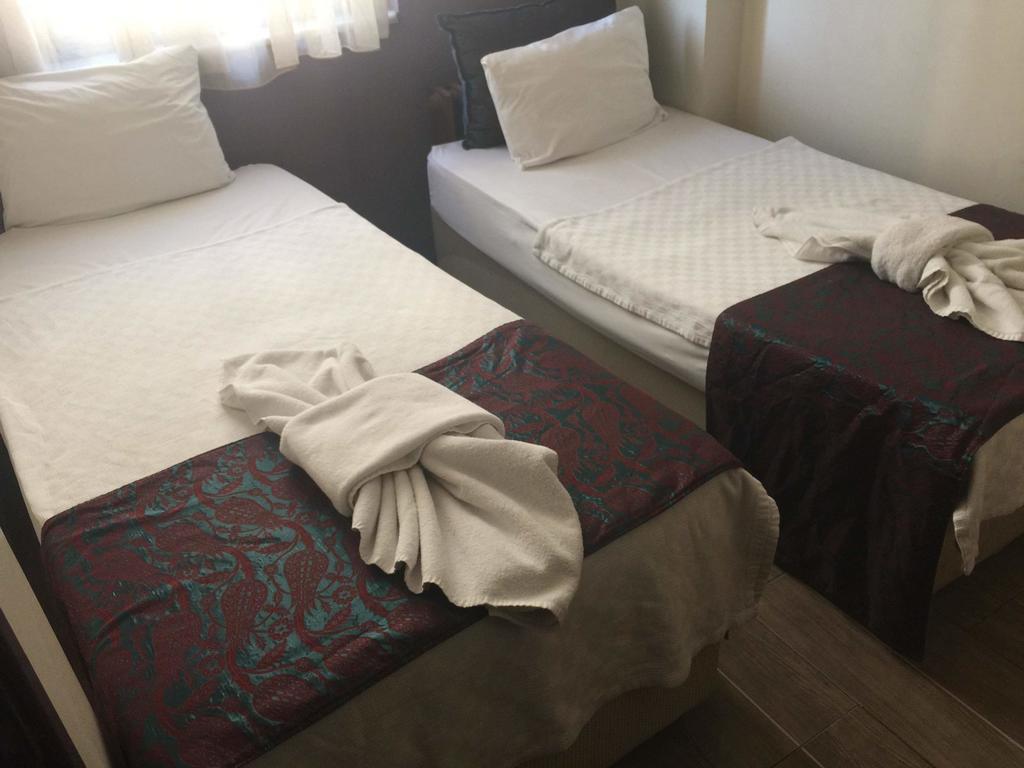Esra Sultan Petrol Hotel Istanbul
