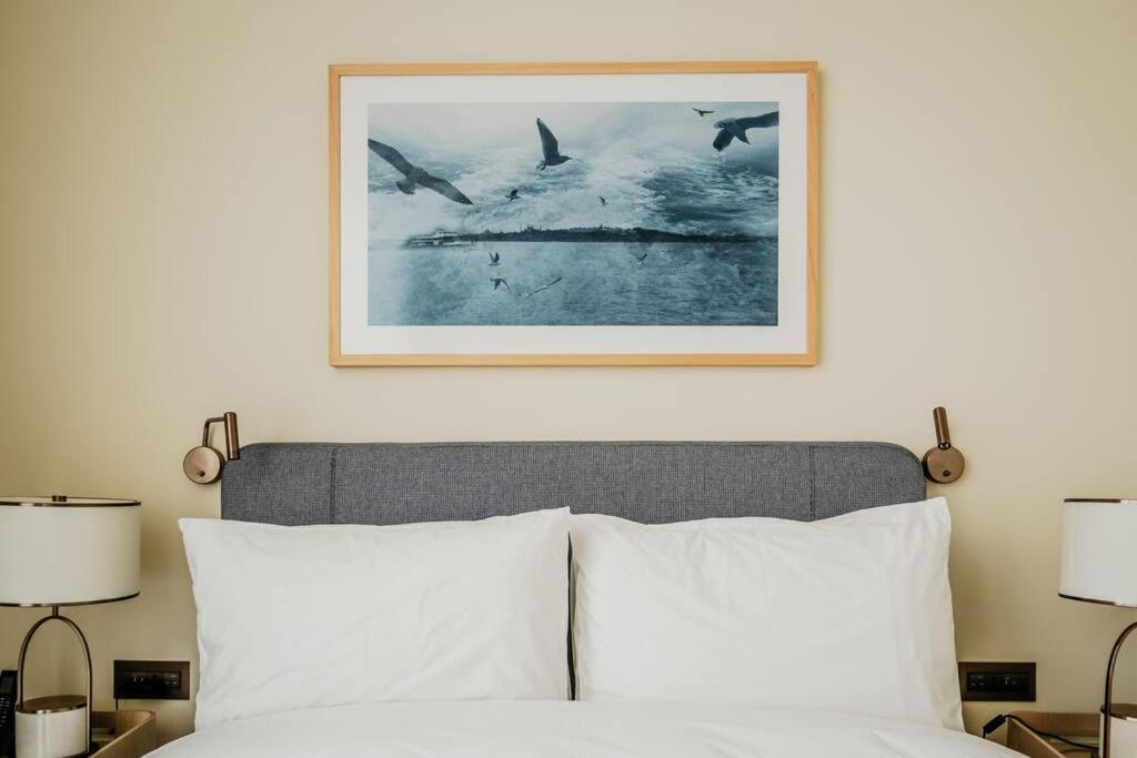 Serviced Luxurious 3+1 In Address Emaar Square *
