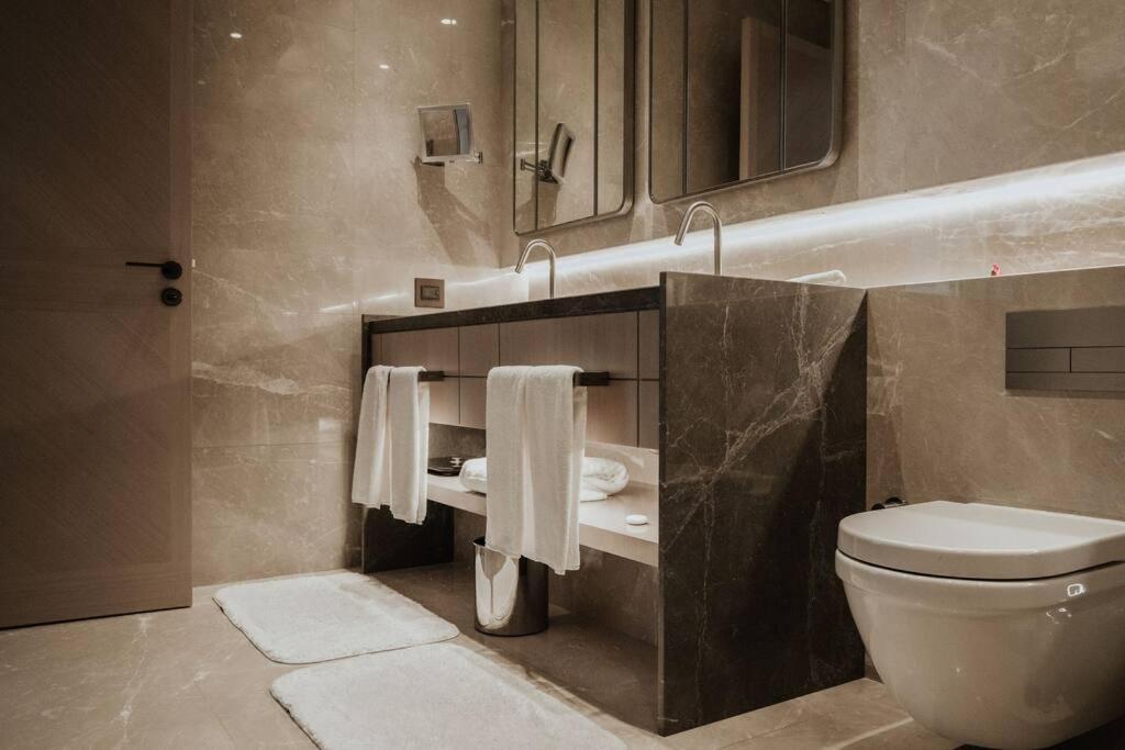 Serviced Luxurious 3+1 In Address Emaar Square Apartment Istanbul