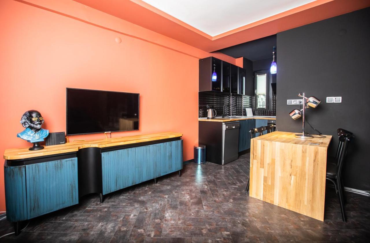 Black Mansion Daire