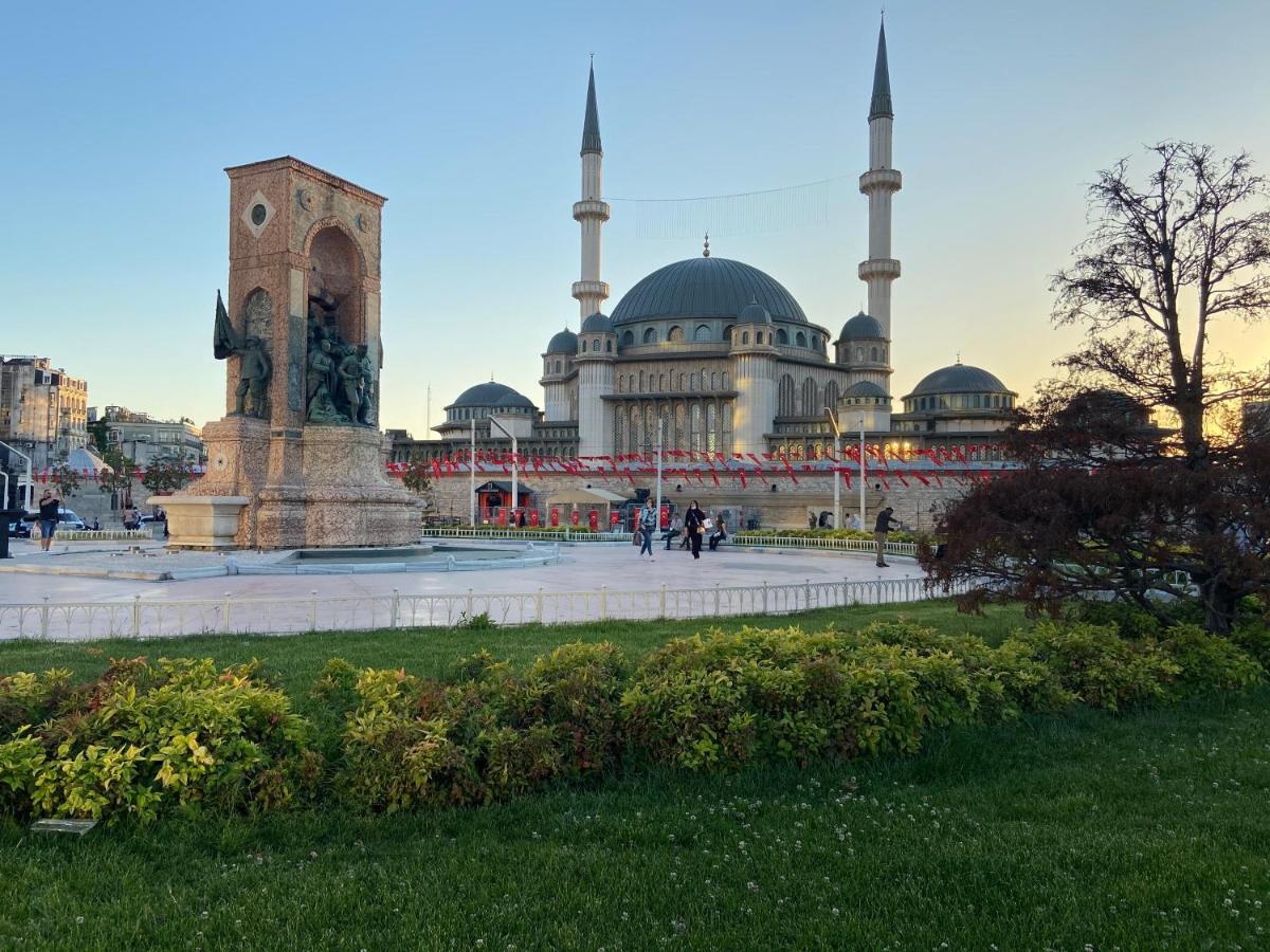 Royalstar Taksim Family *