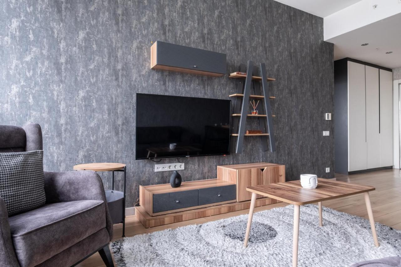 Apartment Mall Of By Newinn