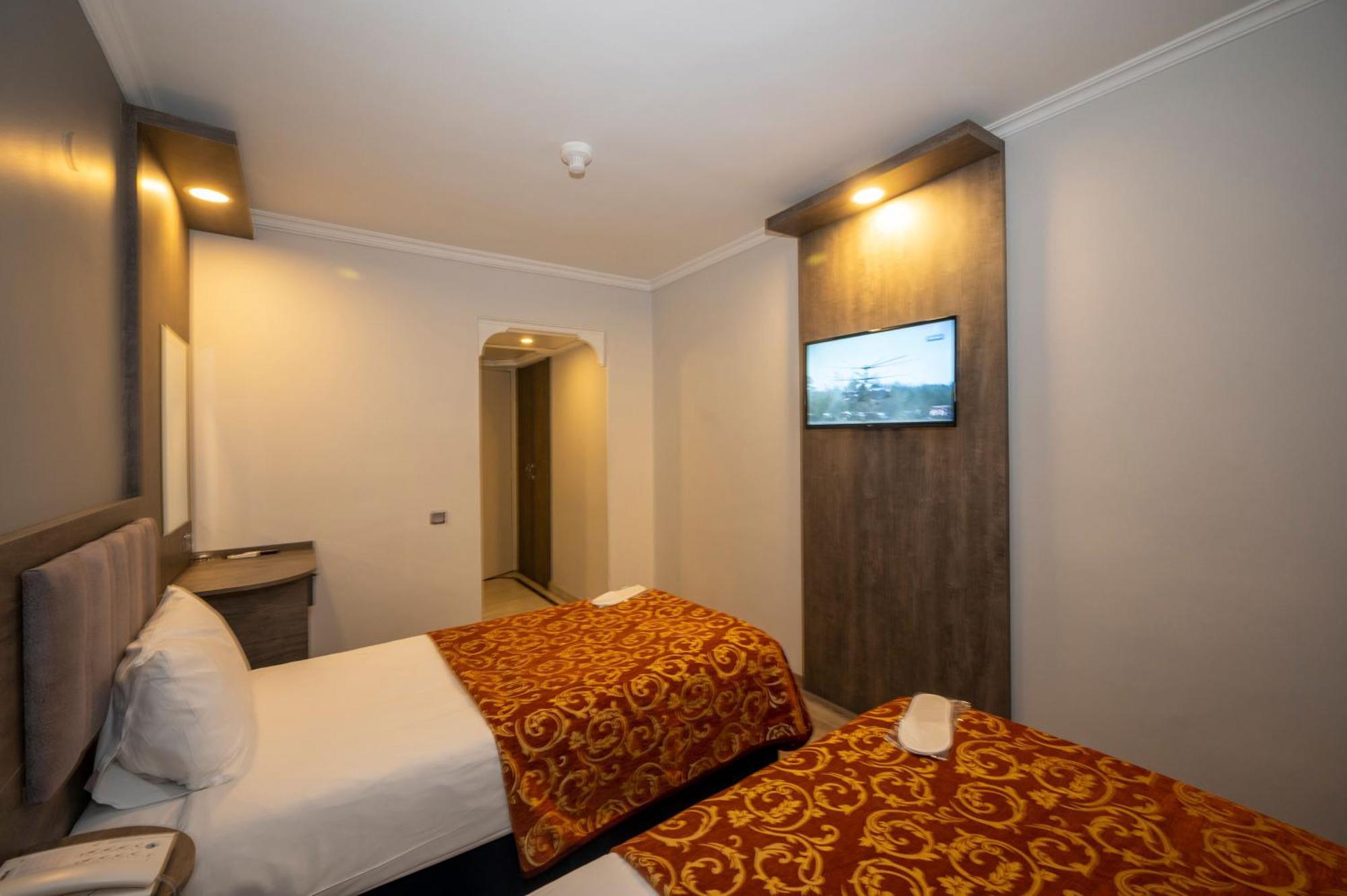 Hotel Yaztur 3*