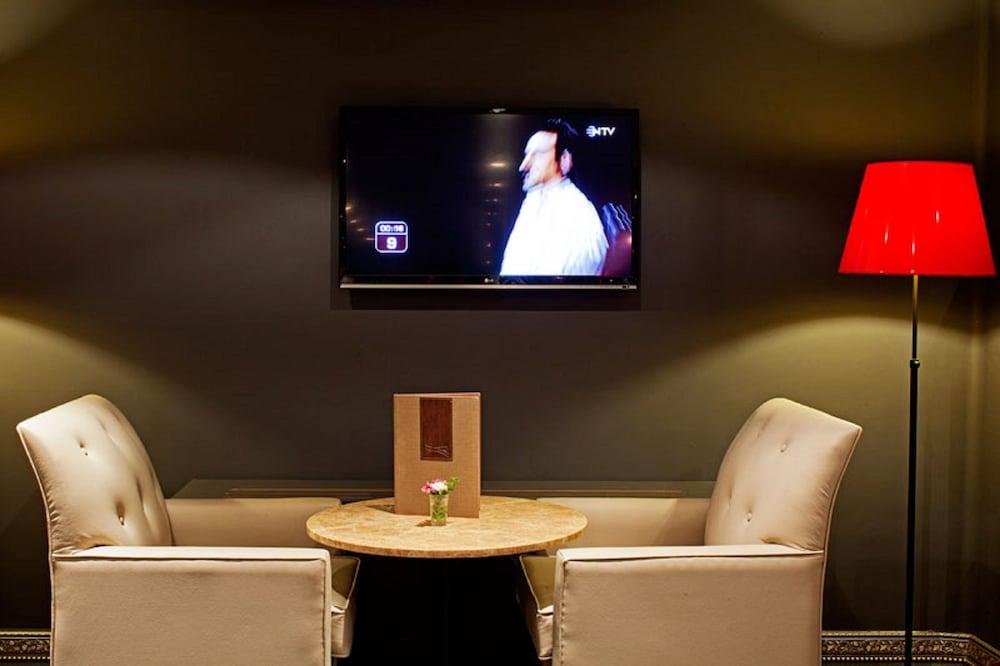 Seasons Otel 4*