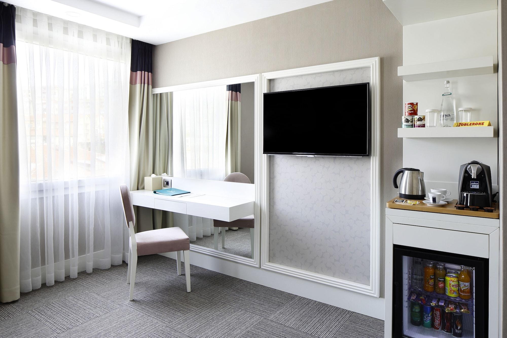 Hotel Mia Berre 4*