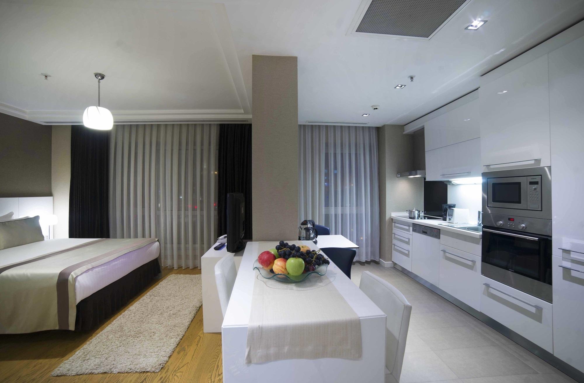 Radisson Residences Avrupa Tem 4*