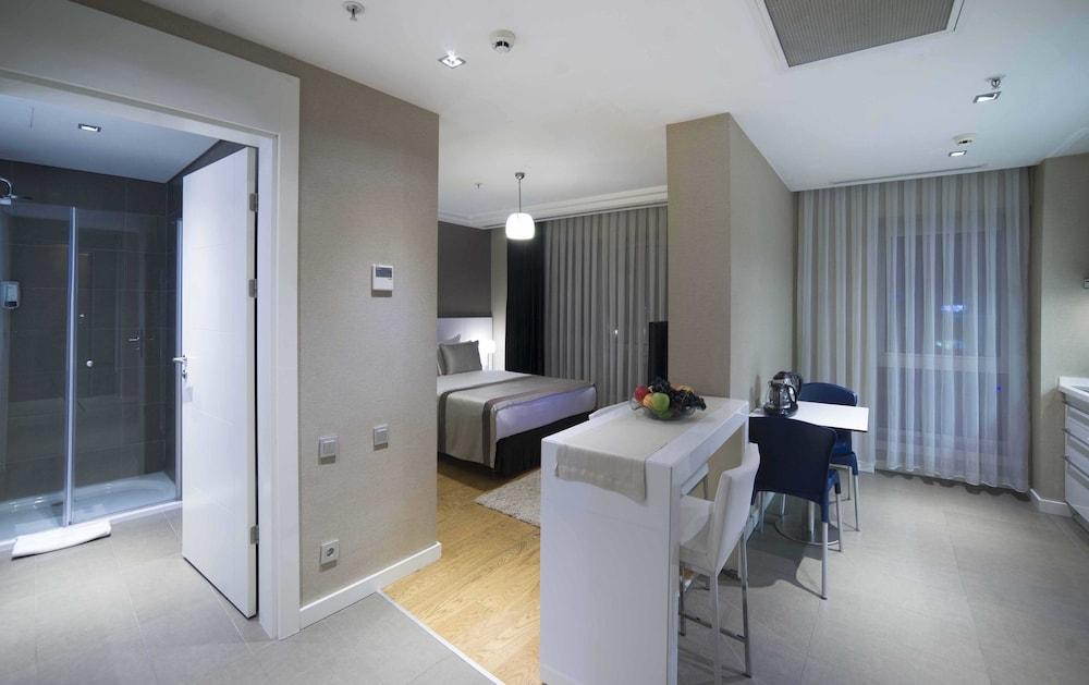 Radisson Residences Avrupa Tem