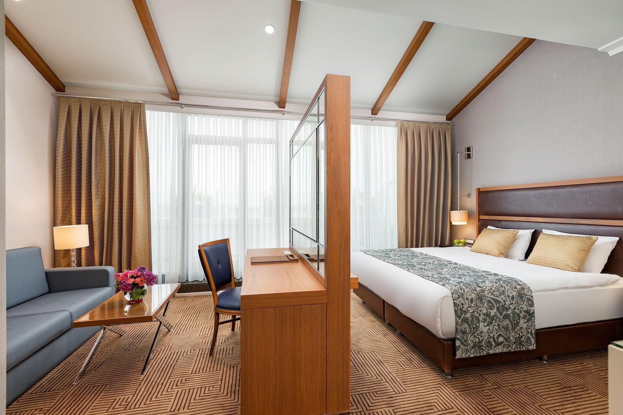 Titanic Taksim Hotel