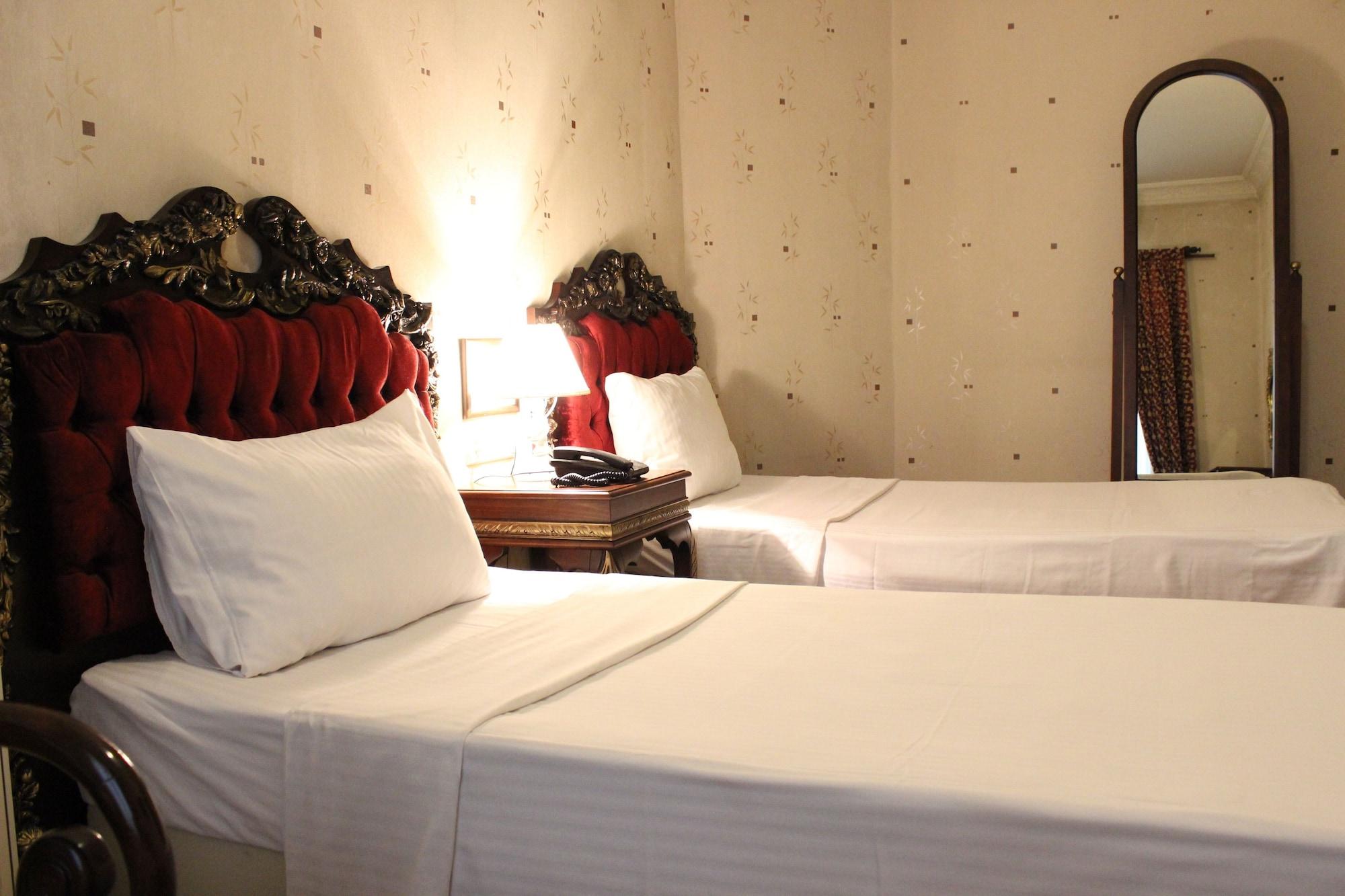 Santa Hill Hotel 3*